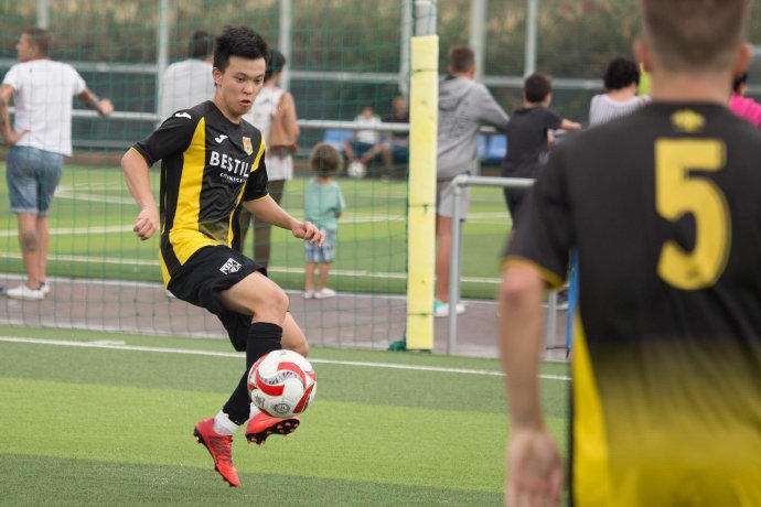  摩纳哥青训新星崛起，十七岁小将首秀破门  