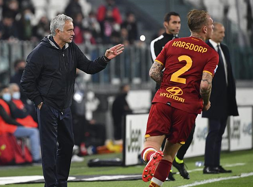  药厂勒沃库森崩盘，下半场连丢三球遭逆转  